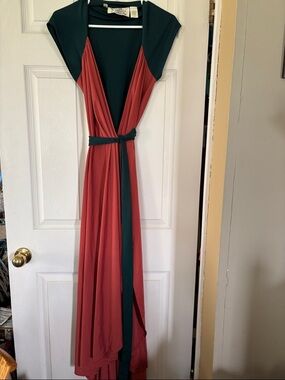 Sleeveless Two-Tone Maxi Dress in Rust and Forest Green